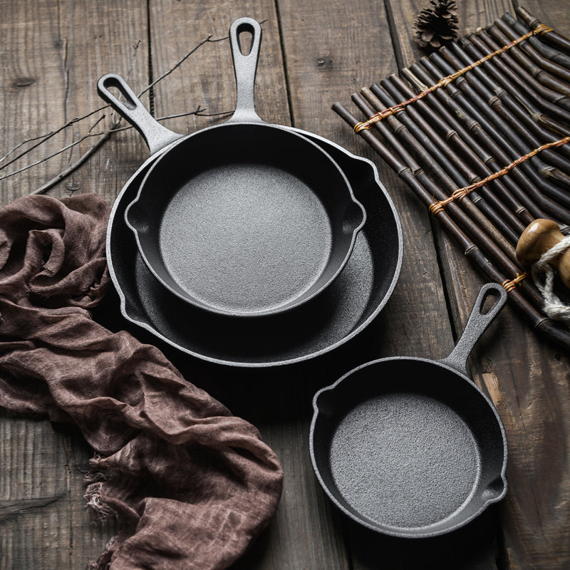 Pre Seasoned CAST IRON SET - 3 pans with 2 glass lids