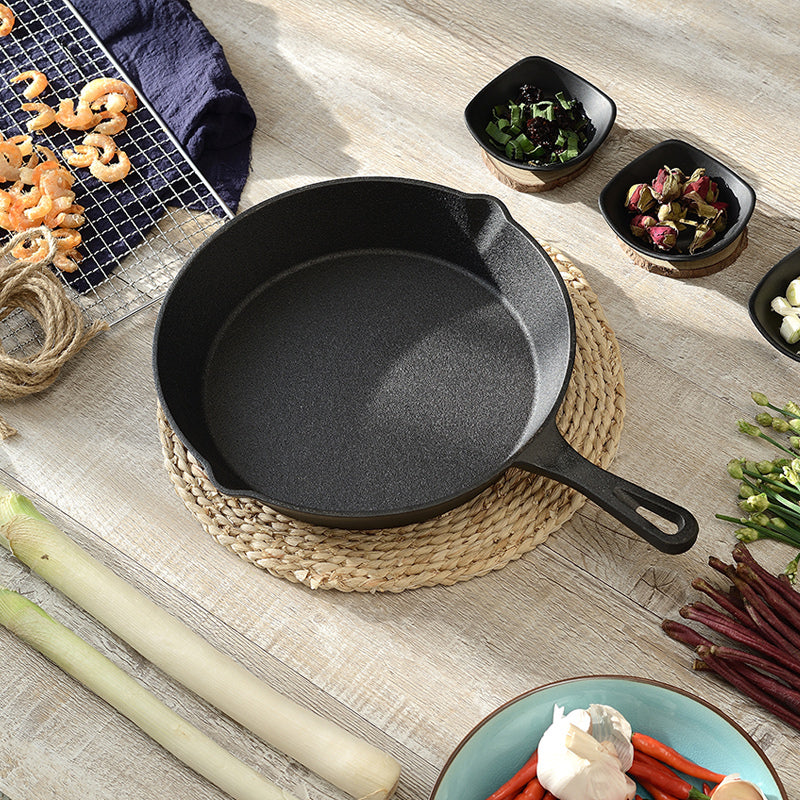 Pre Seasoned CAST IRON SET - 3 pans with 2 glass lids