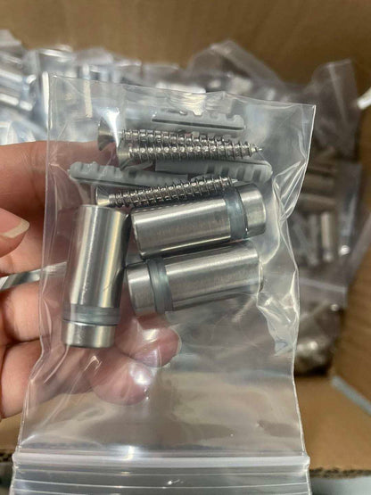 NO LIMITS Medal Hanger (Metal)