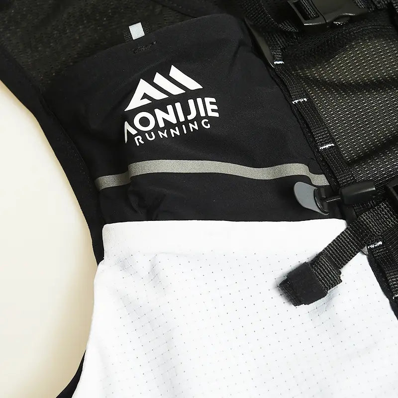 Aonijie C9116 BLACK Trail Running Backpack 5L - MEDIUM